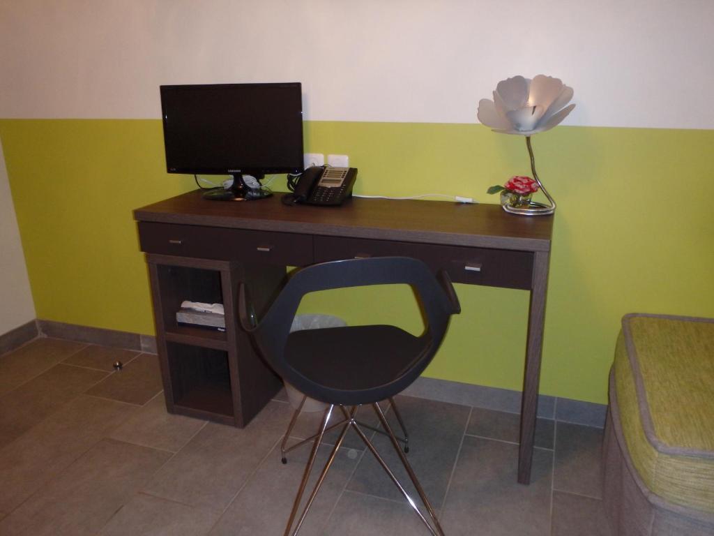 Contact Hotel Les Ailes Challes-les-Eaux Room photo